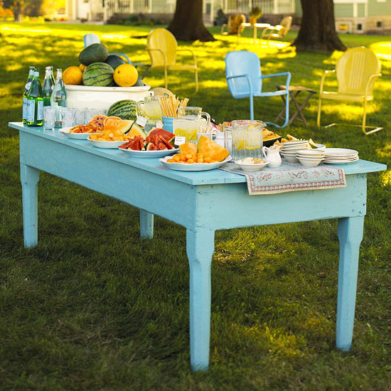 blue-rustic-table-picnic