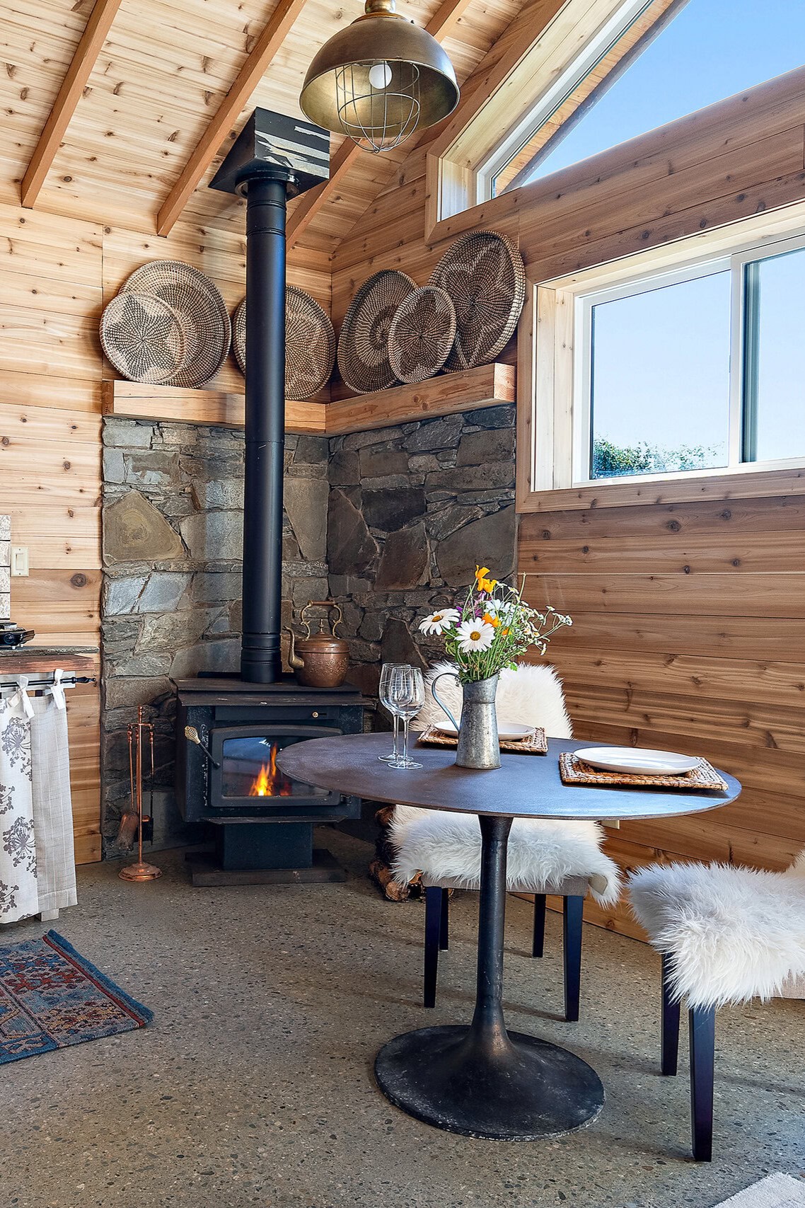 Rustic Cottage in Vancouver Island (cover) Rustic Cottage in Vancouver Island cover